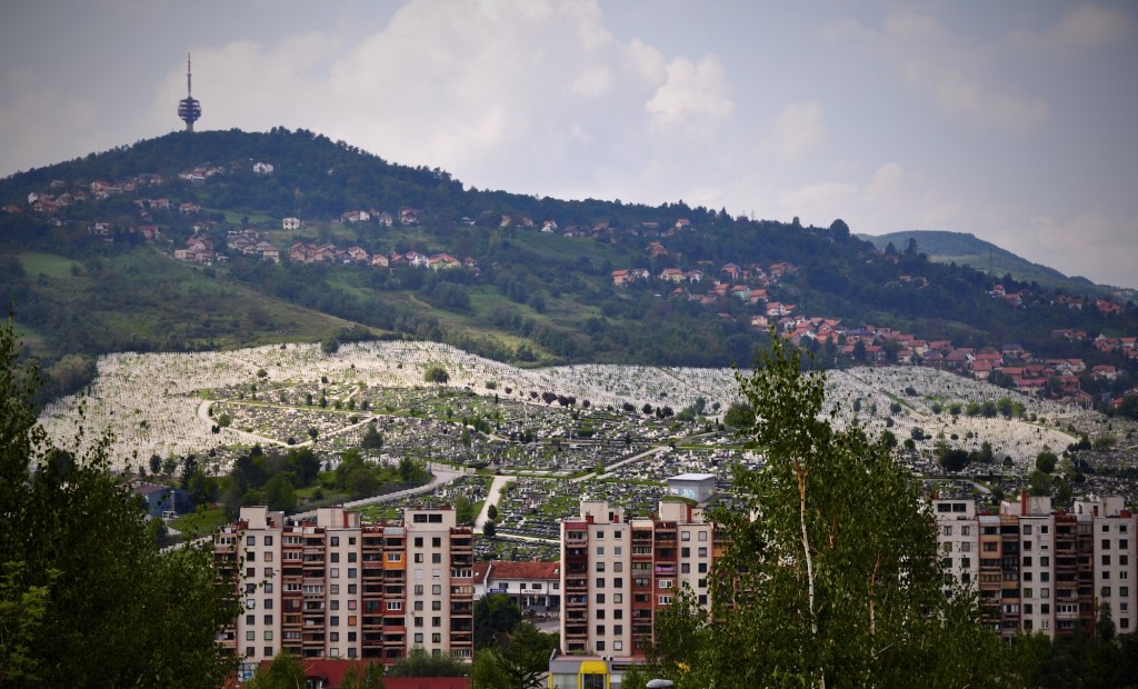 I cimiteri a perdita d'occhio di Sarajevo