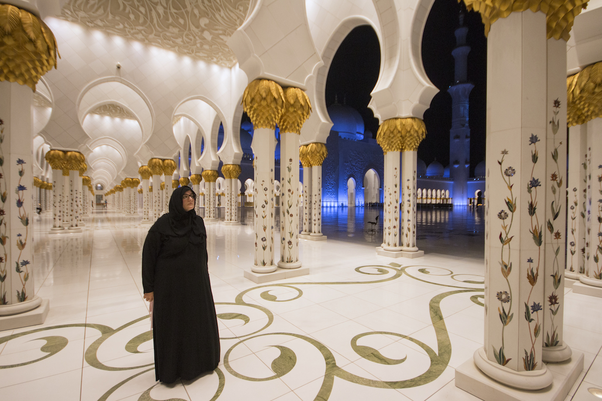 Donna dress code Grande moschea Sheikh Zayed